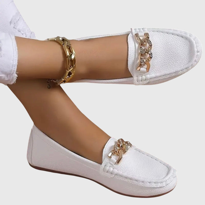 Melissa | Mocasines Ortopédicos con Cadena Dorada 1