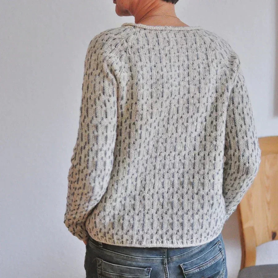 Victoria | Suéter gris elegante con escote en "U" 5