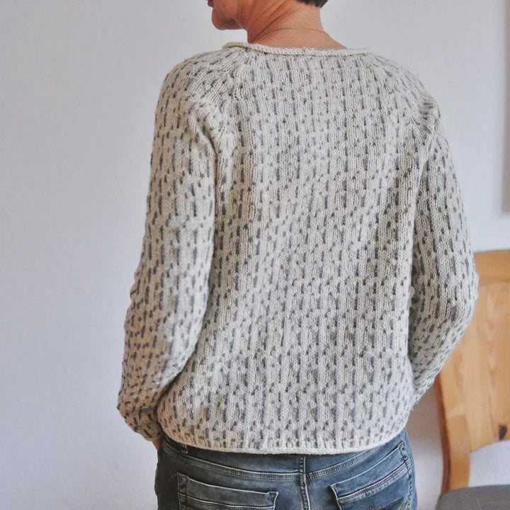 Victoria | Suéter gris elegante con escote en "U" 5