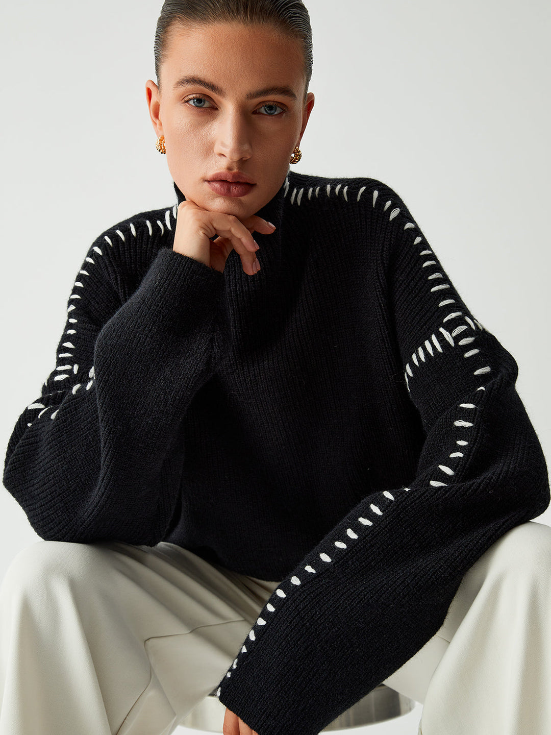 Alma | Suéter oversize con cuello alto y detalles en piqué 3