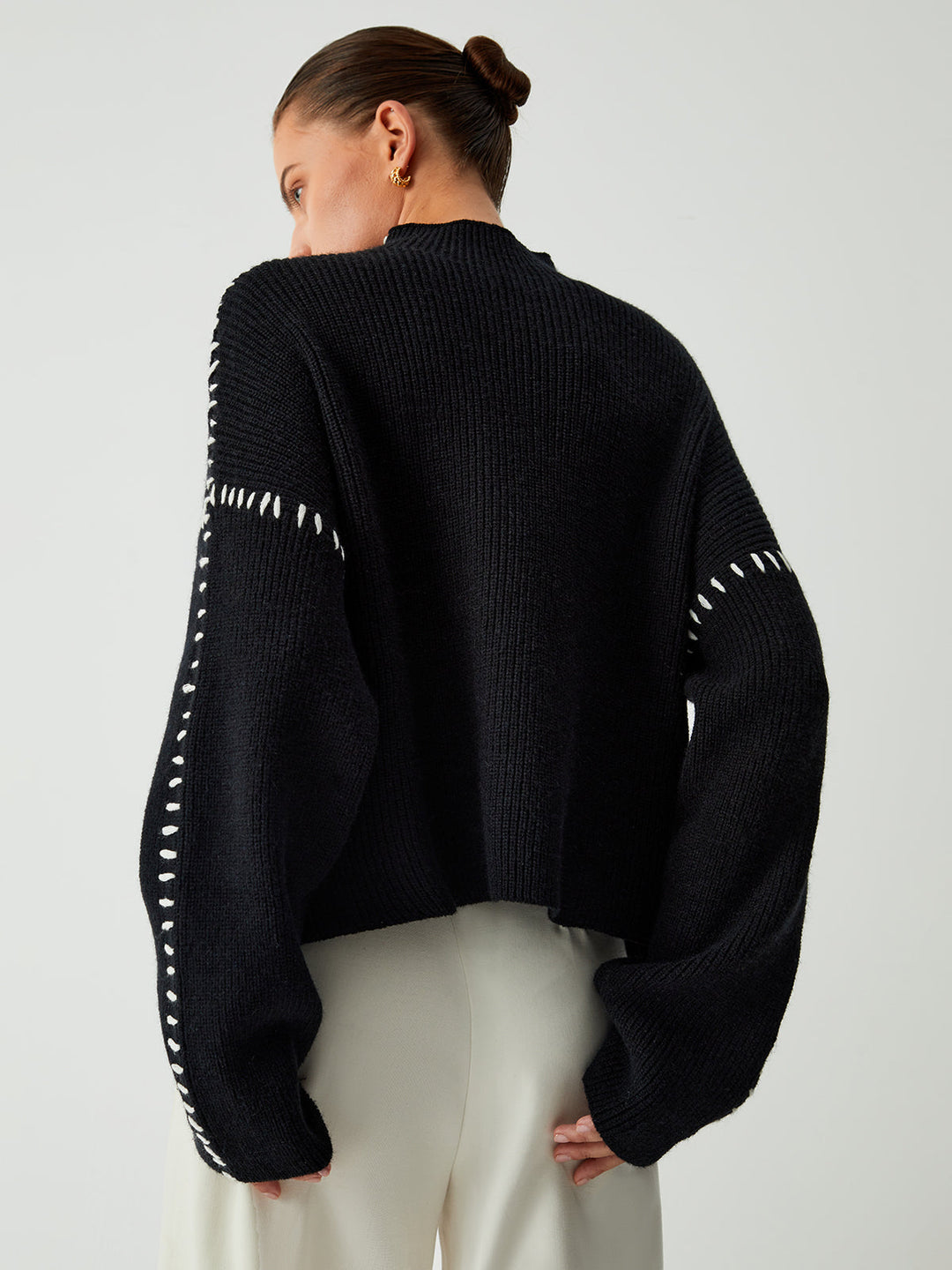 Alma | Suéter oversize con cuello alto y detalles en piqué 5