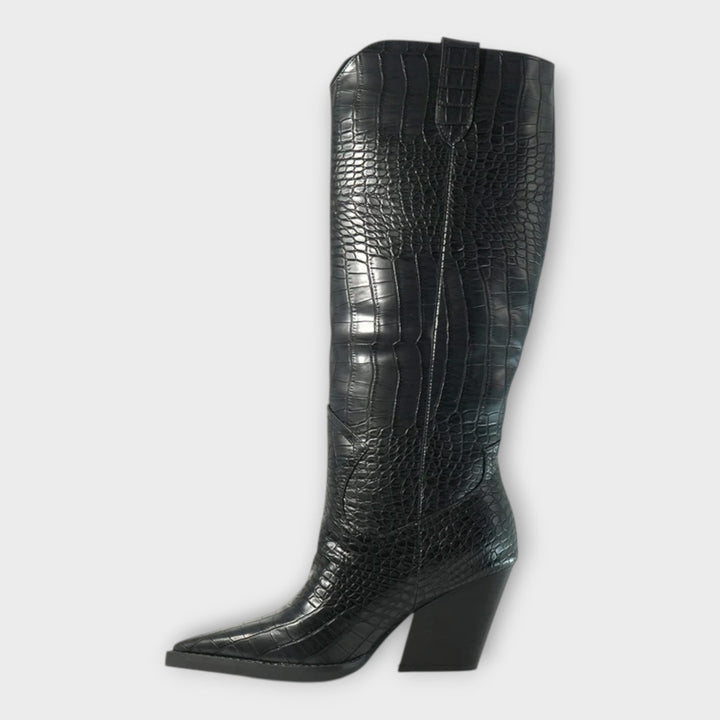 Zapatos con motivo de cocodrilo y tacón elegante 1