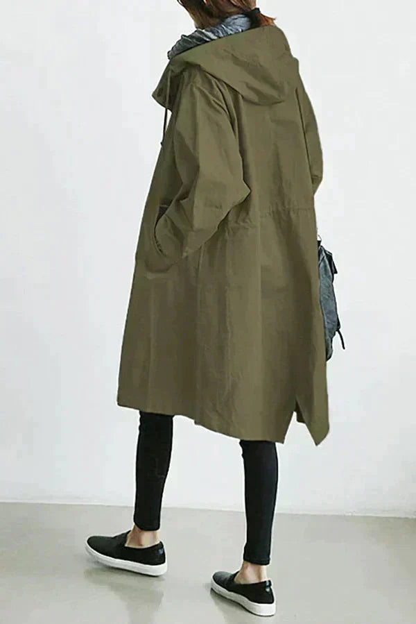 Dorotea | Abrigo impermeable con capucha 9