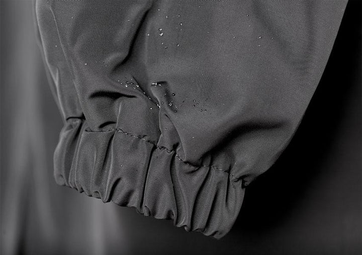 Dorotea | Abrigo impermeable con capucha 4