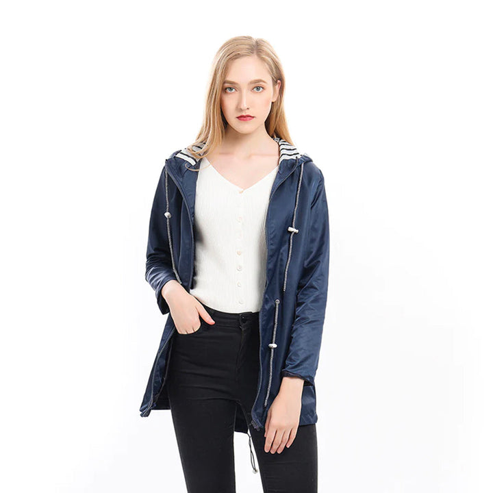 Emilia™ | Impermeable Ligero 10