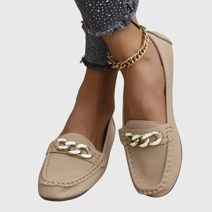 Melissa | Mocasines Ortopédicos con Cadena Dorada 7