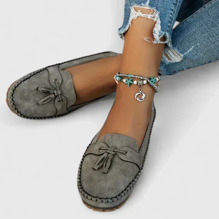 Emmaleigh | Mocasines Ortopédicos con Lazo y Pompones 1